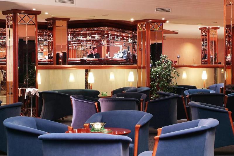 酒店 Serrano Palace