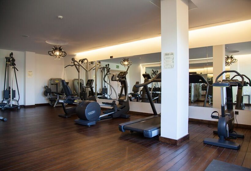 酒店 Serrano Palace