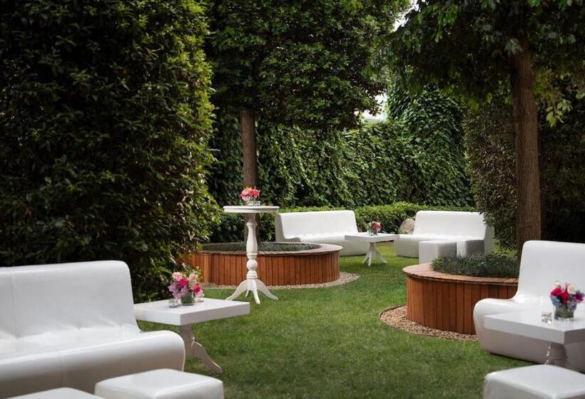 هتل Sheraton Istanbul Levent