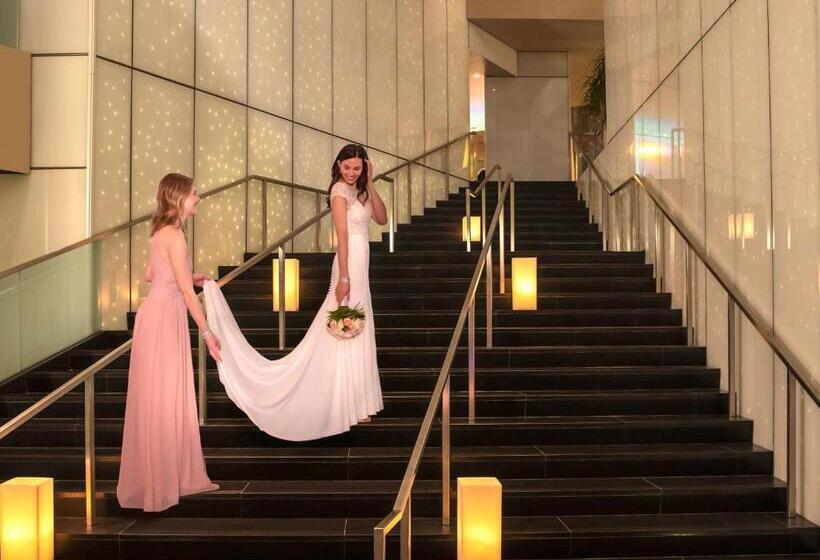 هتل Sofitel Chicago Magnificent Mile