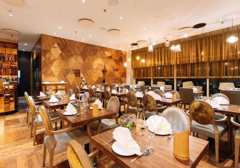 Отель Sofitel London Gatwick