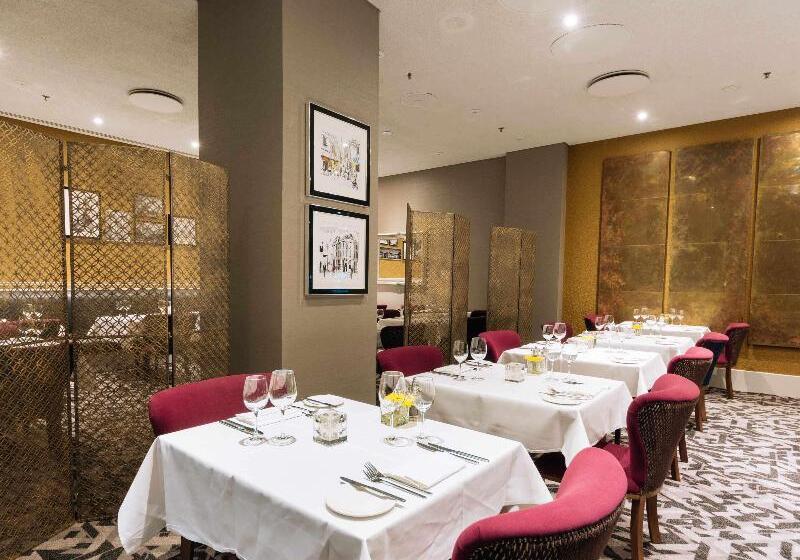 Отель Sofitel London Gatwick