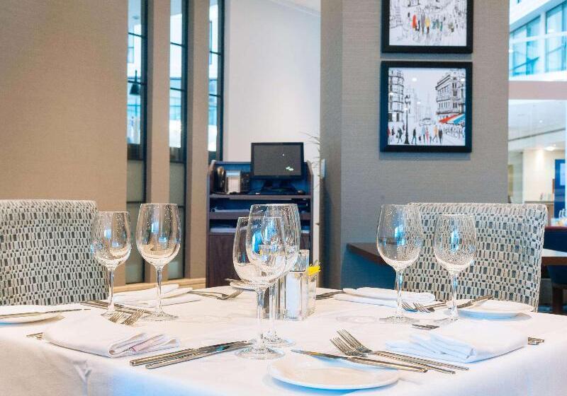 Отель Sofitel London Gatwick