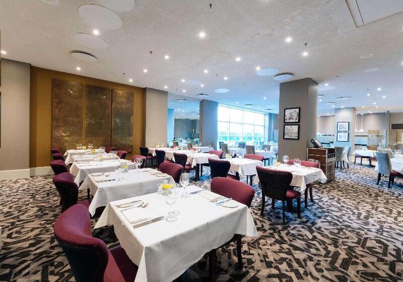 Отель Sofitel London Gatwick