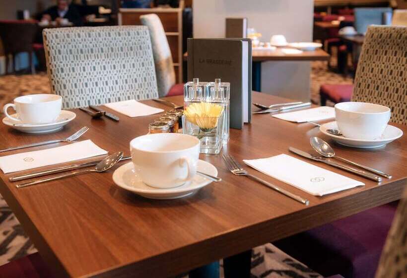 Отель Sofitel London Gatwick