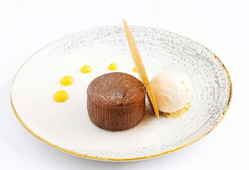 Отель Sofitel London Gatwick