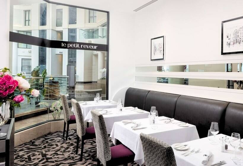 Отель Sofitel London Gatwick