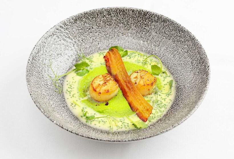 Отель Sofitel London Gatwick