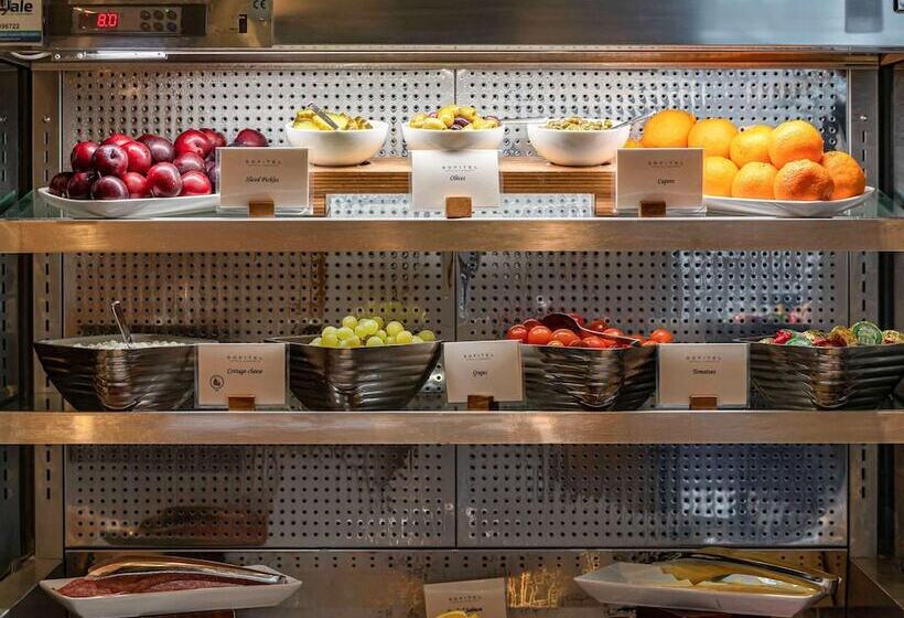 Отель Sofitel London Gatwick