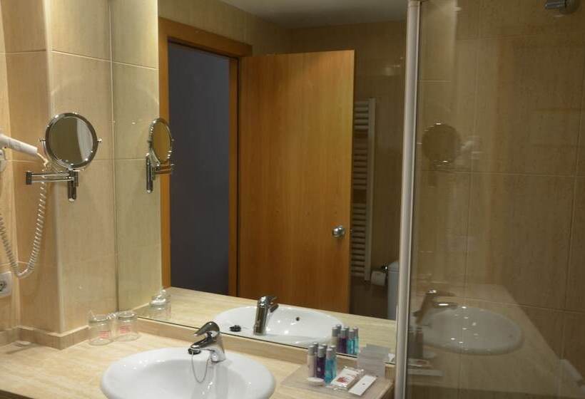 هتل Spa Acevi Val D’aran