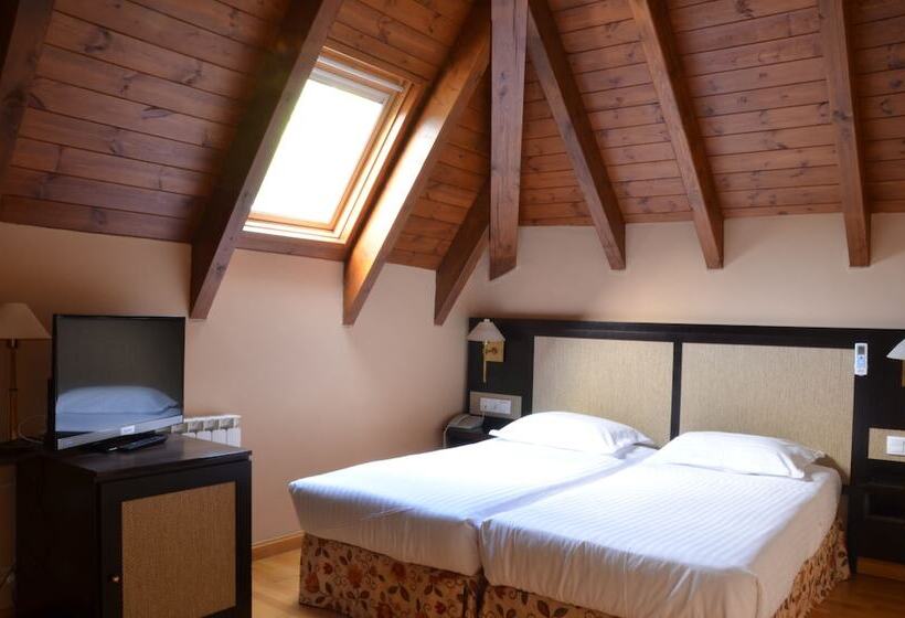 هتل Spa Acevi Val D’aran