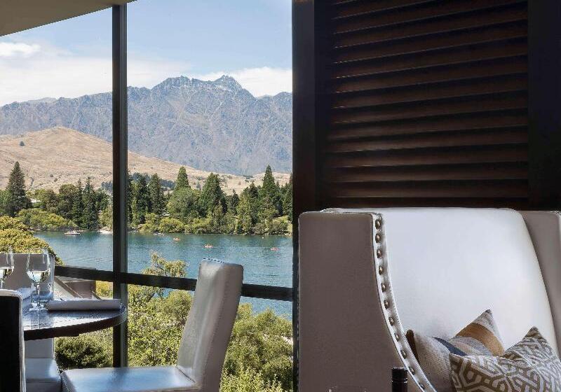 هتل St Moritz Queenstown   Mgallery By Sofitel