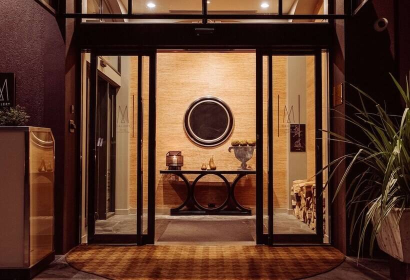 هتل St Moritz Queenstown   Mgallery By Sofitel