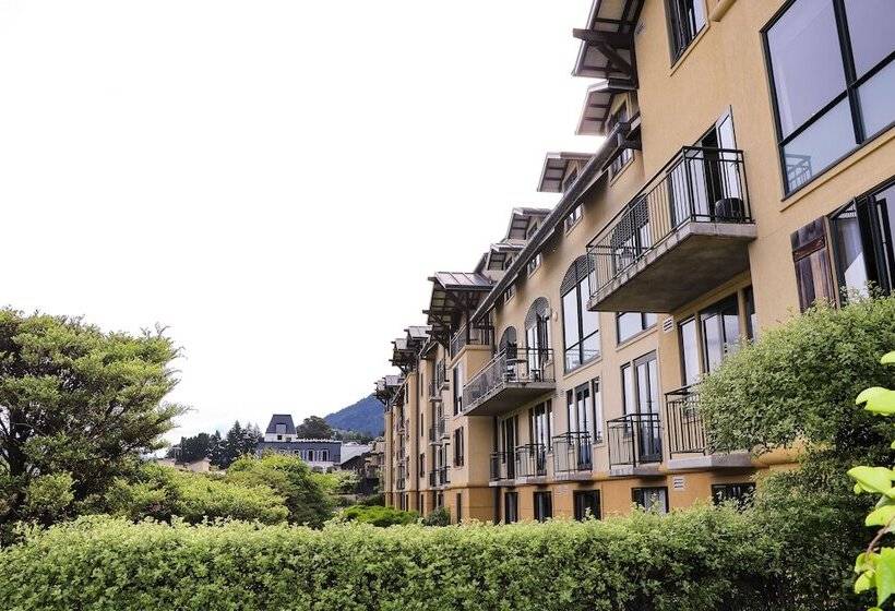 هتل St Moritz Queenstown   Mgallery By Sofitel