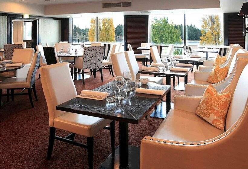 هتل St Moritz Queenstown   Mgallery By Sofitel