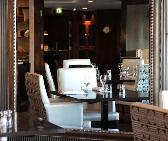 هتل St Moritz Queenstown   Mgallery By Sofitel