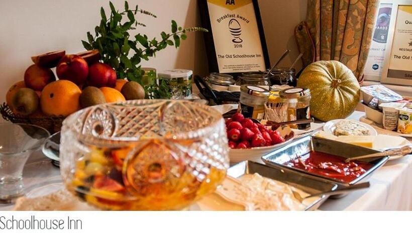 Отель The Old Schoolhouse Inn