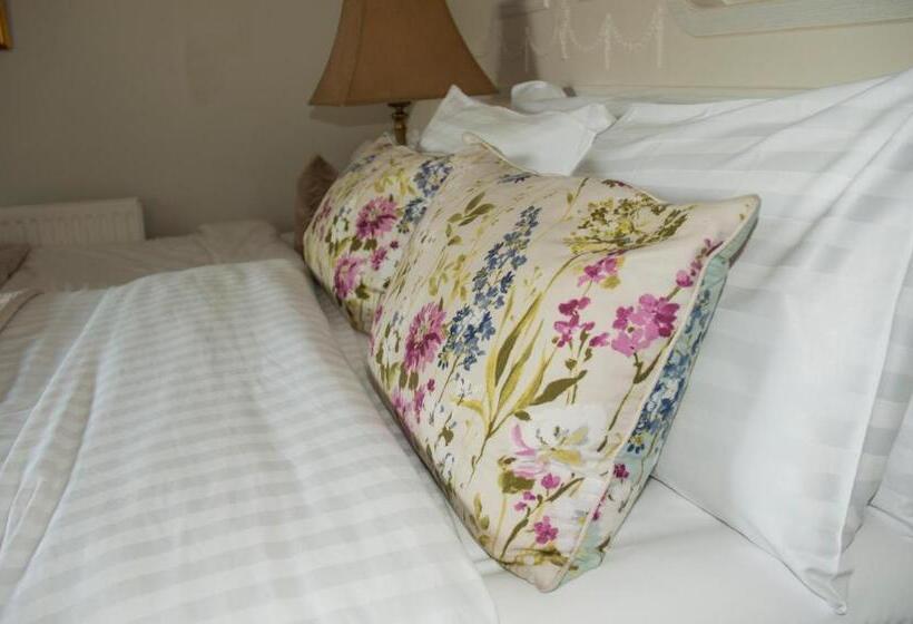 Отель The Old Schoolhouse Inn