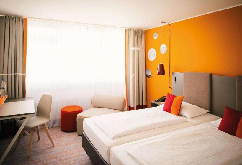 בית מלון כפרי Vienna House Easy By Wyndham Günzburg