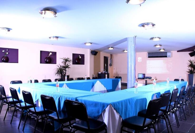 Отель Villa Las Rosas Tepic