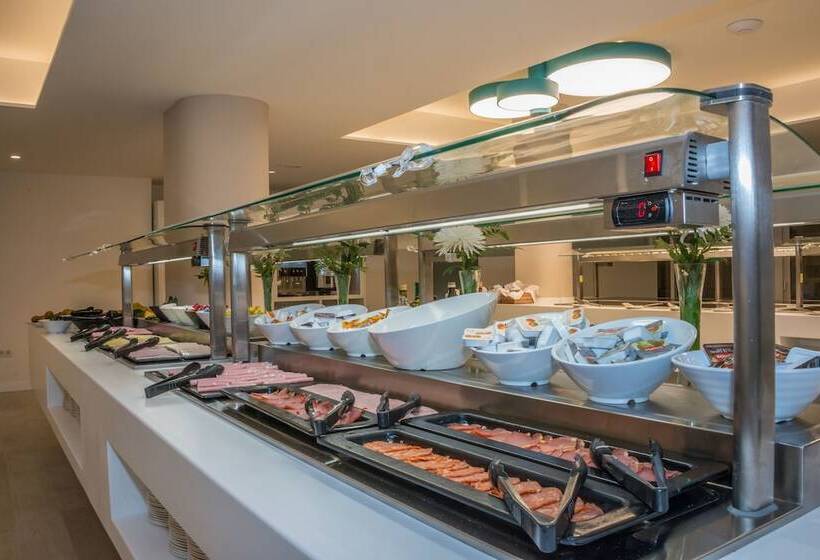 Hovima La Pinta Beachfront Family