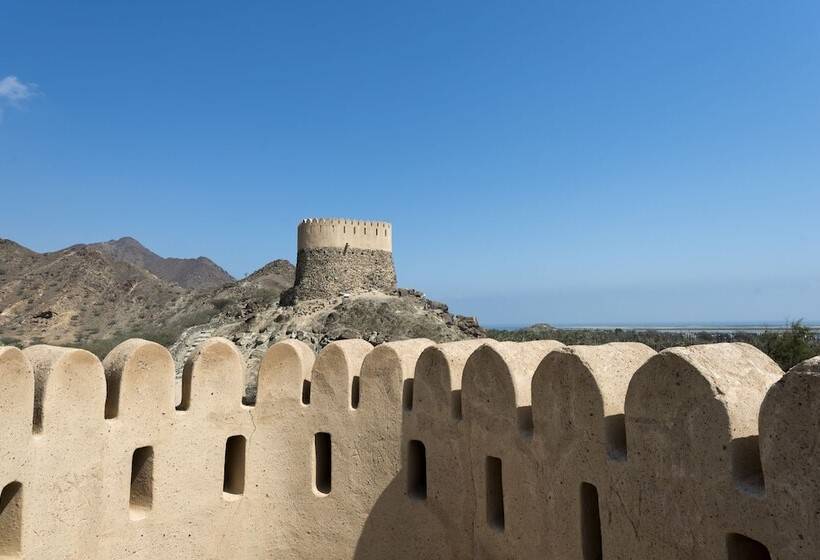 Le Méridien Al Aqah Beach Resort