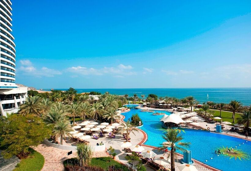 Le Méridien Al Aqah Beach Resort
