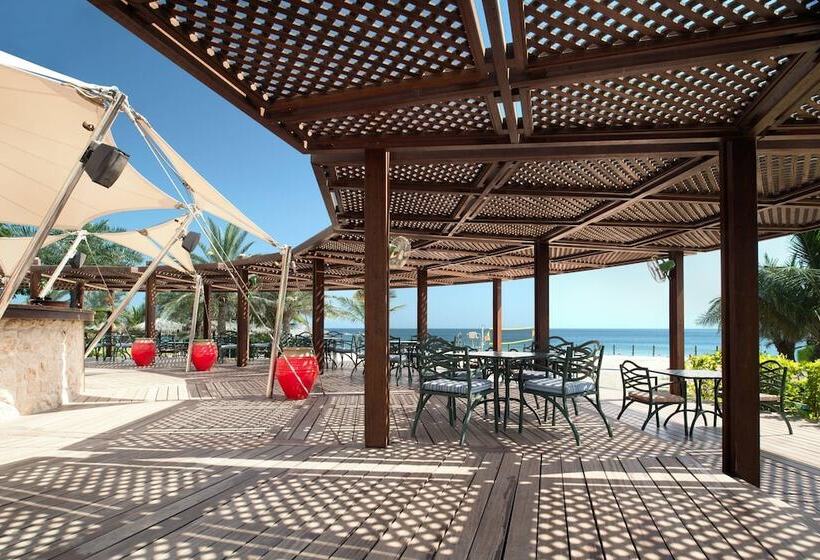 Le Méridien Al Aqah Beach Resort