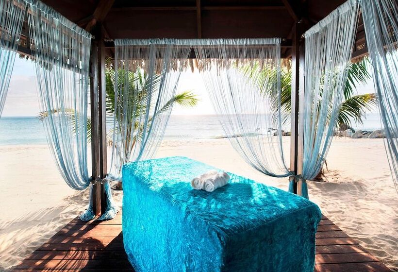 Le Méridien Al Aqah Beach Resort