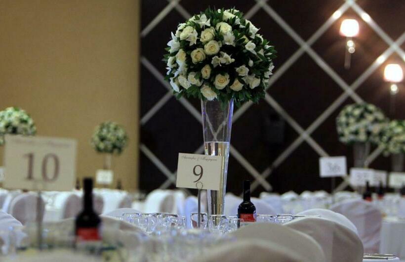 Limneon Resort & Spa