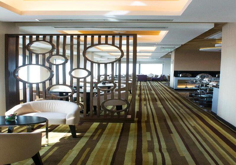 Novotel Atlantis Shanghai   Breakfast In The Clouds With River View In The Revolving Restaurant