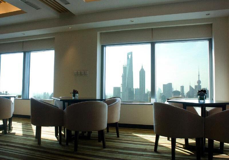 Novotel Atlantis Shanghai   Breakfast In The Clouds With River View In The Revolving Restaurant