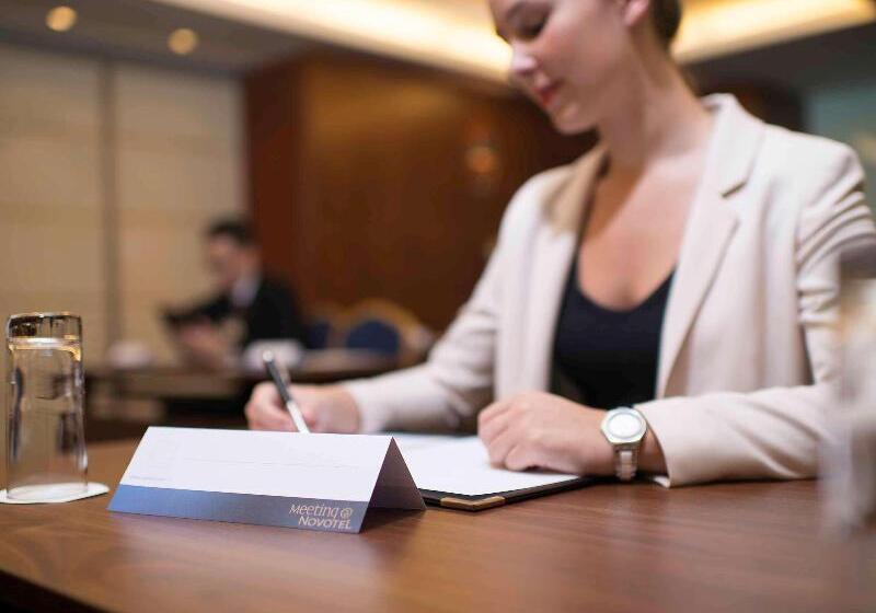 Novotel Atlantis Shanghai   Breakfast In The Clouds With River View In The Revolving Restaurant