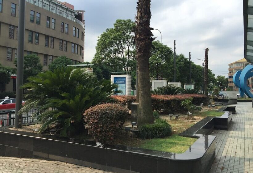 Novotel Atlantis Shanghai   Breakfast In The Clouds With River View In The Revolving Restaurant