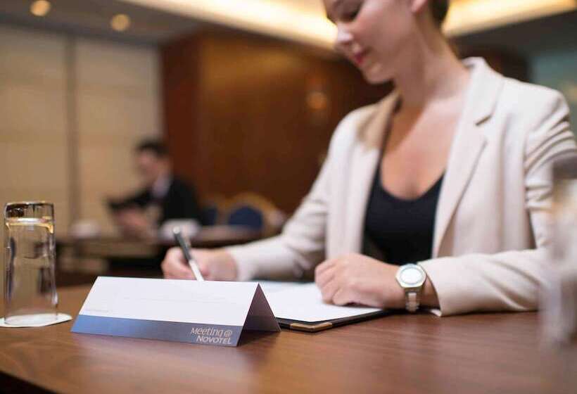 Novotel Atlantis Shanghai   Breakfast In The Clouds With River View In The Revolving Restaurant