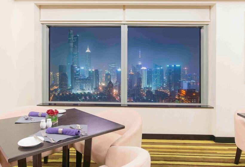 Novotel Atlantis Shanghai   Breakfast In The Clouds With River View In The Revolving Restaurant