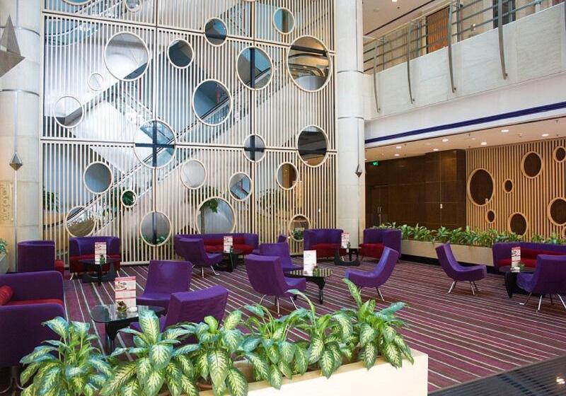 Novotel Atlantis Shanghai   Breakfast In The Clouds With River View In The Revolving Restaurant