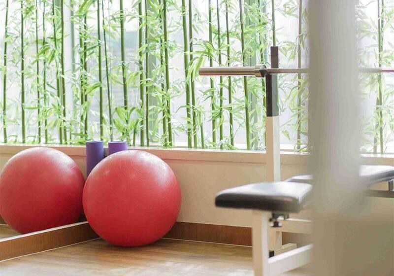 Novotel Atlantis Shanghai   Breakfast In The Clouds With River View In The Revolving Restaurant