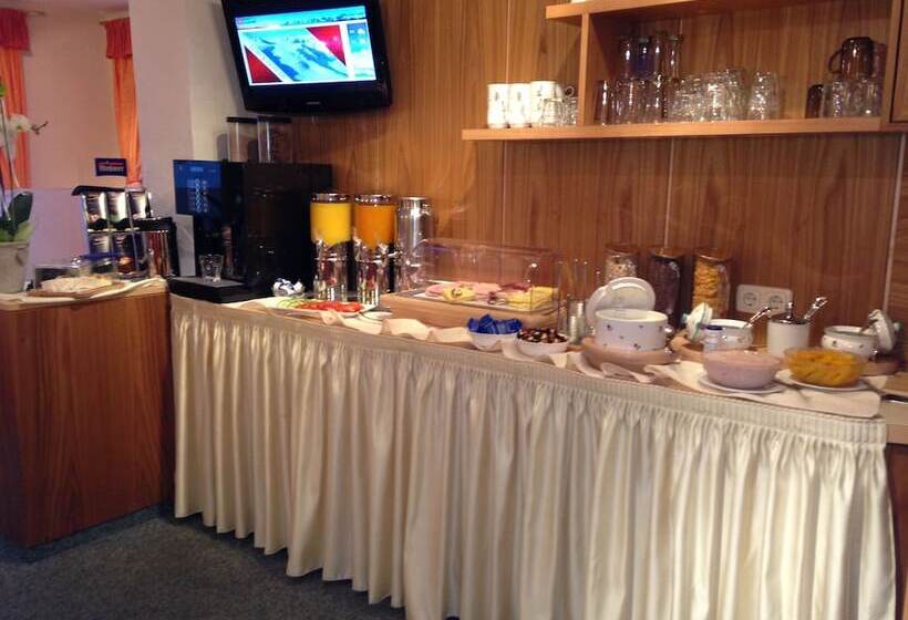 ペンション Garni Schönblick