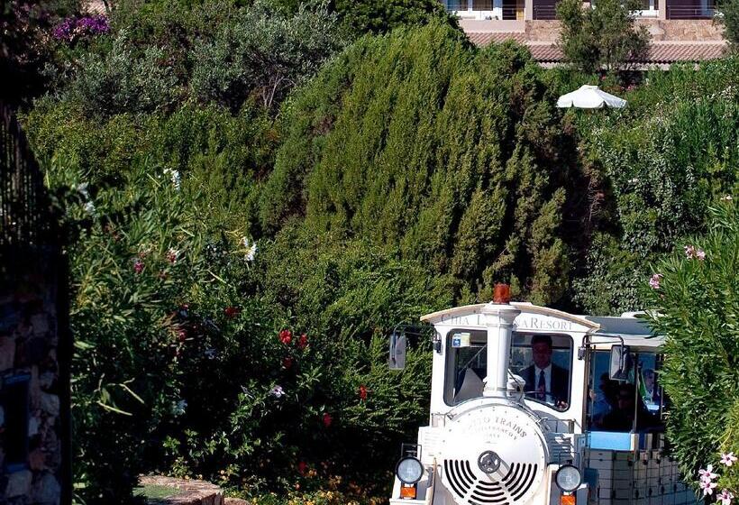 אתר נופש Chia Laguna   Hotel Village