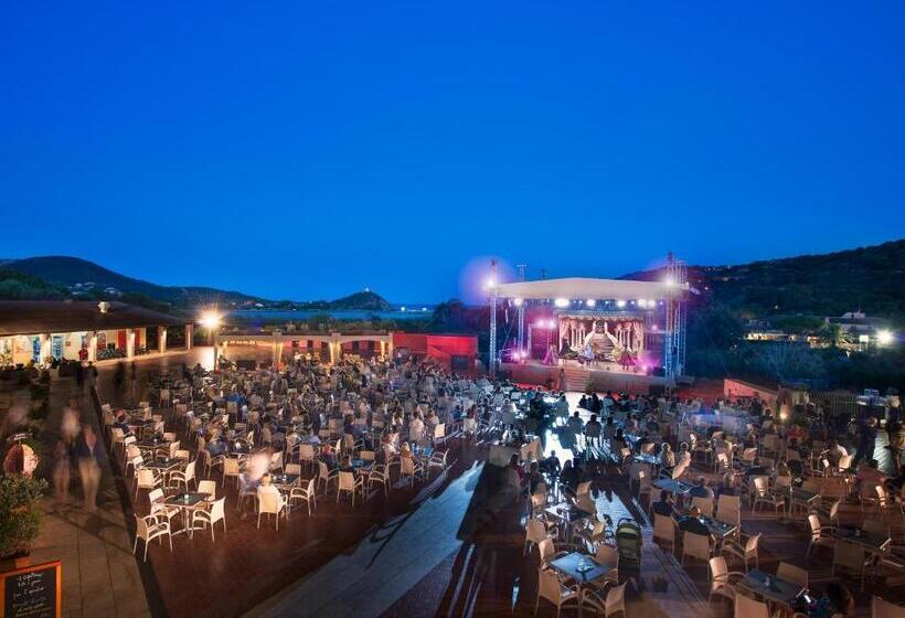 אתר נופש Chia Laguna   Hotel Village