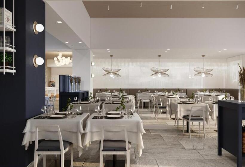 אתר נופש Chia Laguna   Hotel Village