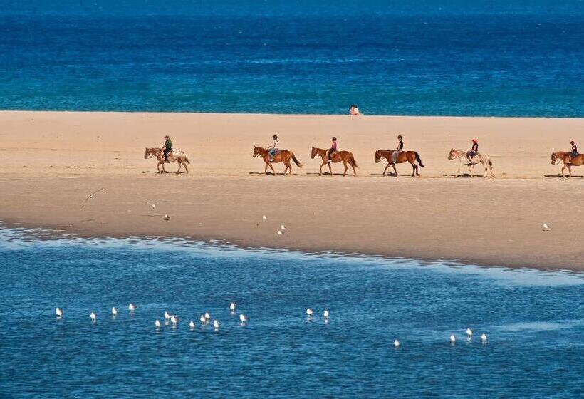 אתר נופש Chia Laguna   Hotel Village