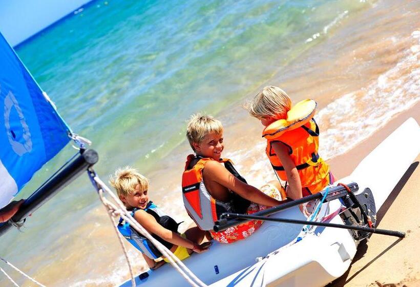 אתר נופש Chia Laguna   Hotel Village