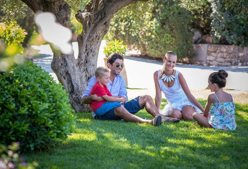 אתר נופש Chia Laguna   Hotel Village