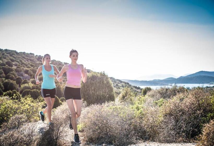 אתר נופש Chia Laguna   Hotel Village