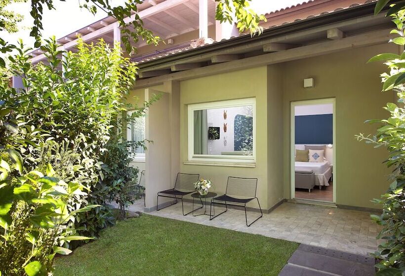 אתר נופש Chia Laguna   Hotel Village