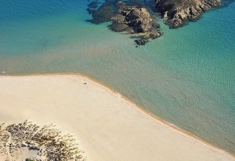 אתר נופש Chia Laguna   Hotel Village