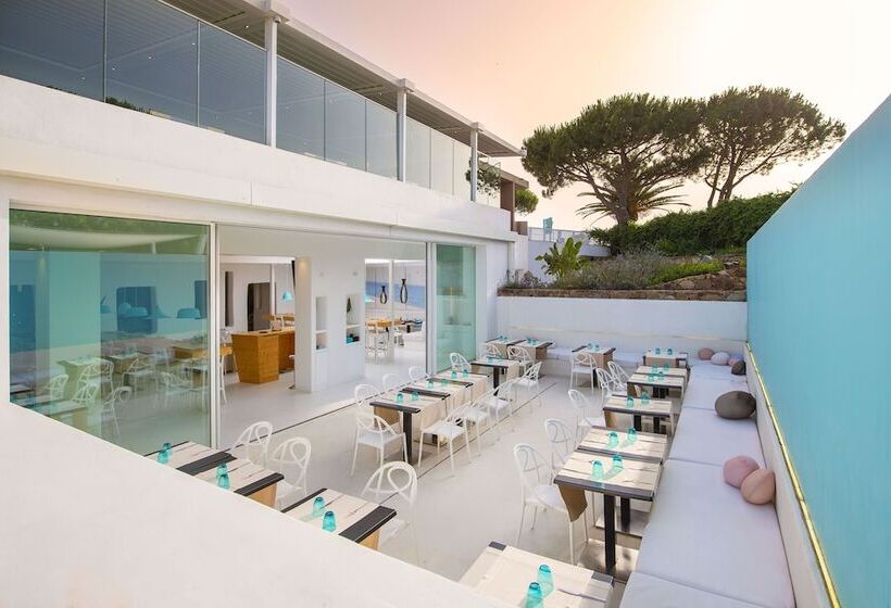 אתר נופש Chia Laguna   Hotel Village