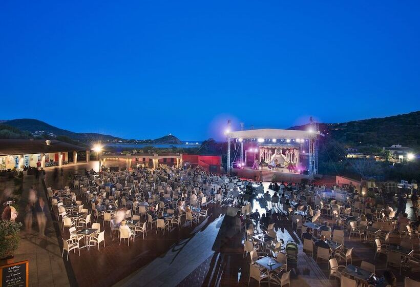 אתר נופש Chia Laguna   Hotel Village